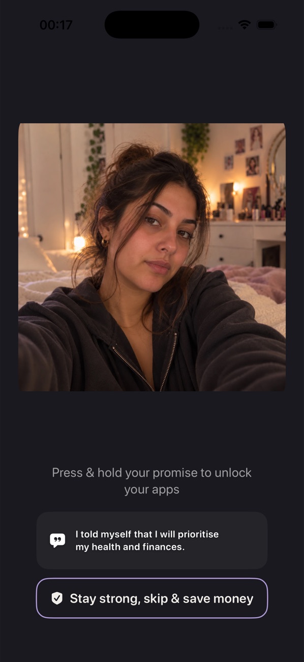 The Junkfoodselfie unlock screen: an honest selfie above the promise 'I told myself that I will prioritise my health and finances.'